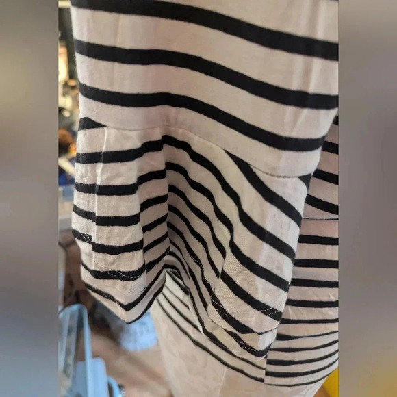 NWT Charming Charlie Flutter Sleeve Top Size L - Picture 6 of 8